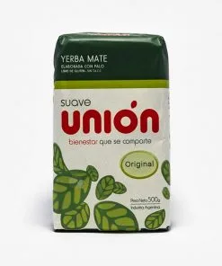 Erva-mate Unión argentina. Pacote Branco, em sua maioria. Topo verde escuro. Listra verde clara entre o branco e o verde escuro. Em escrito: Suave. Unión. Folhas de erva-mate desenhada. Original.