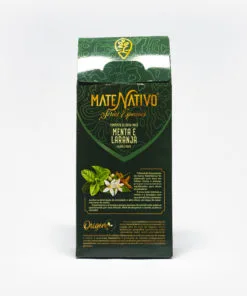 Composto de erva-mate com menta e laranja. Pacote de 500 gramas em fundo branco virado de costas. Pacote verde escuro com detalhes em amarelo. Em escrito: Mate Nativo Series Especiais composto de erva-mate menta e laranja. Maiores informações ilegíveis.